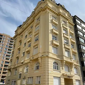 Appartement Uniek Op De Zeedijk Met Parking, Oostende